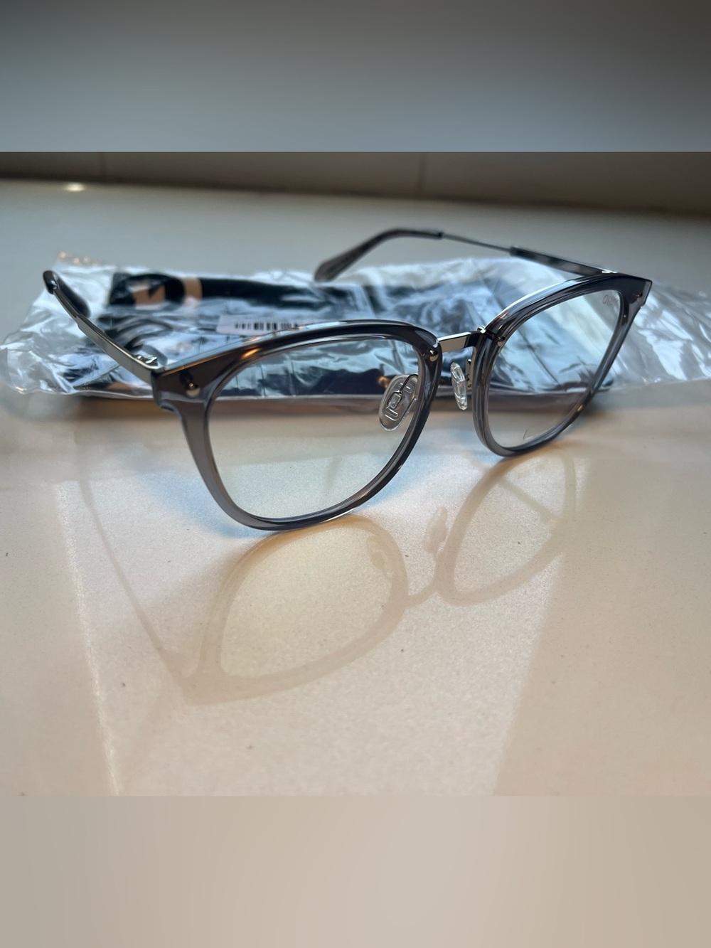 QUAY Last Word Bluelight Glasses - NWT